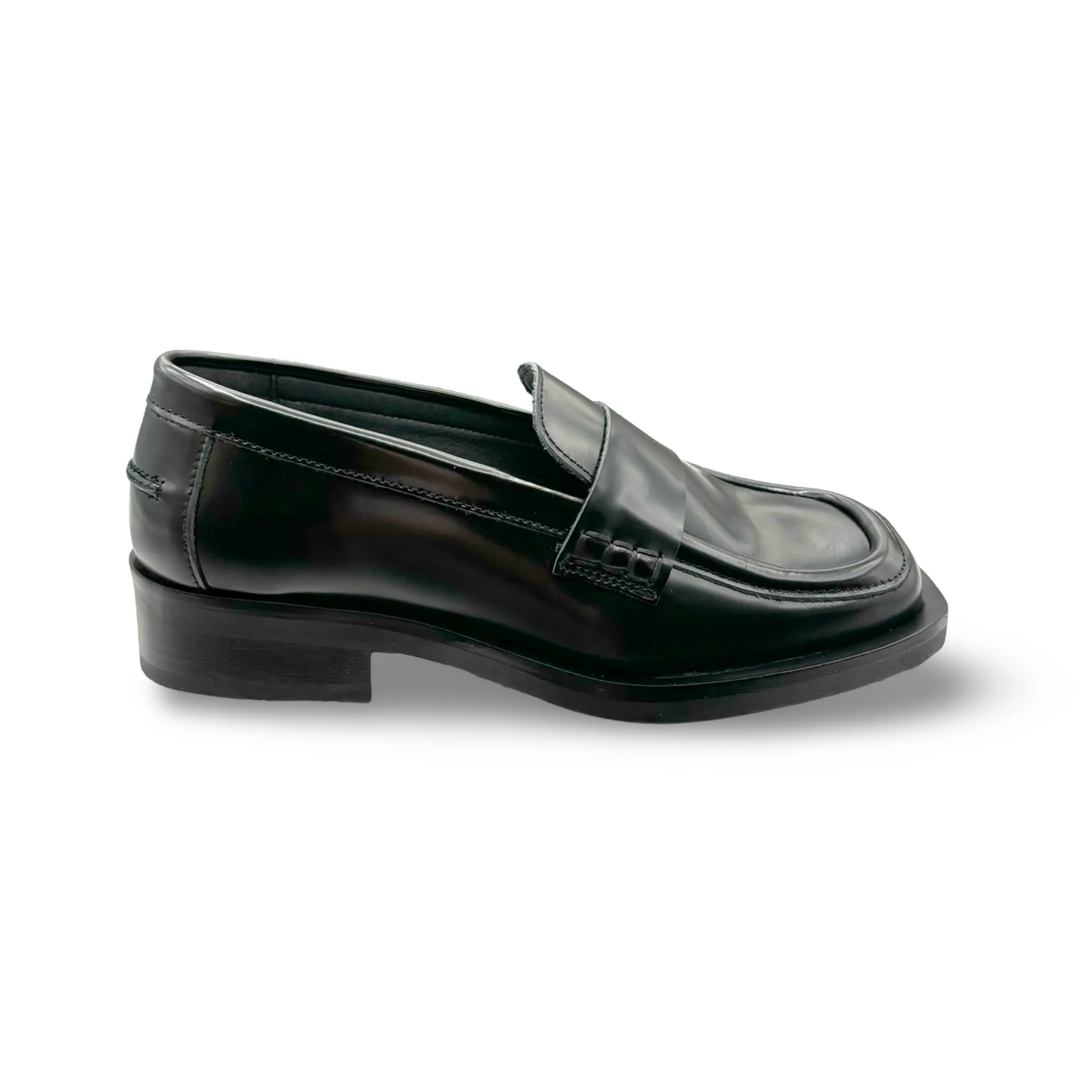 EMILY Black Loafer