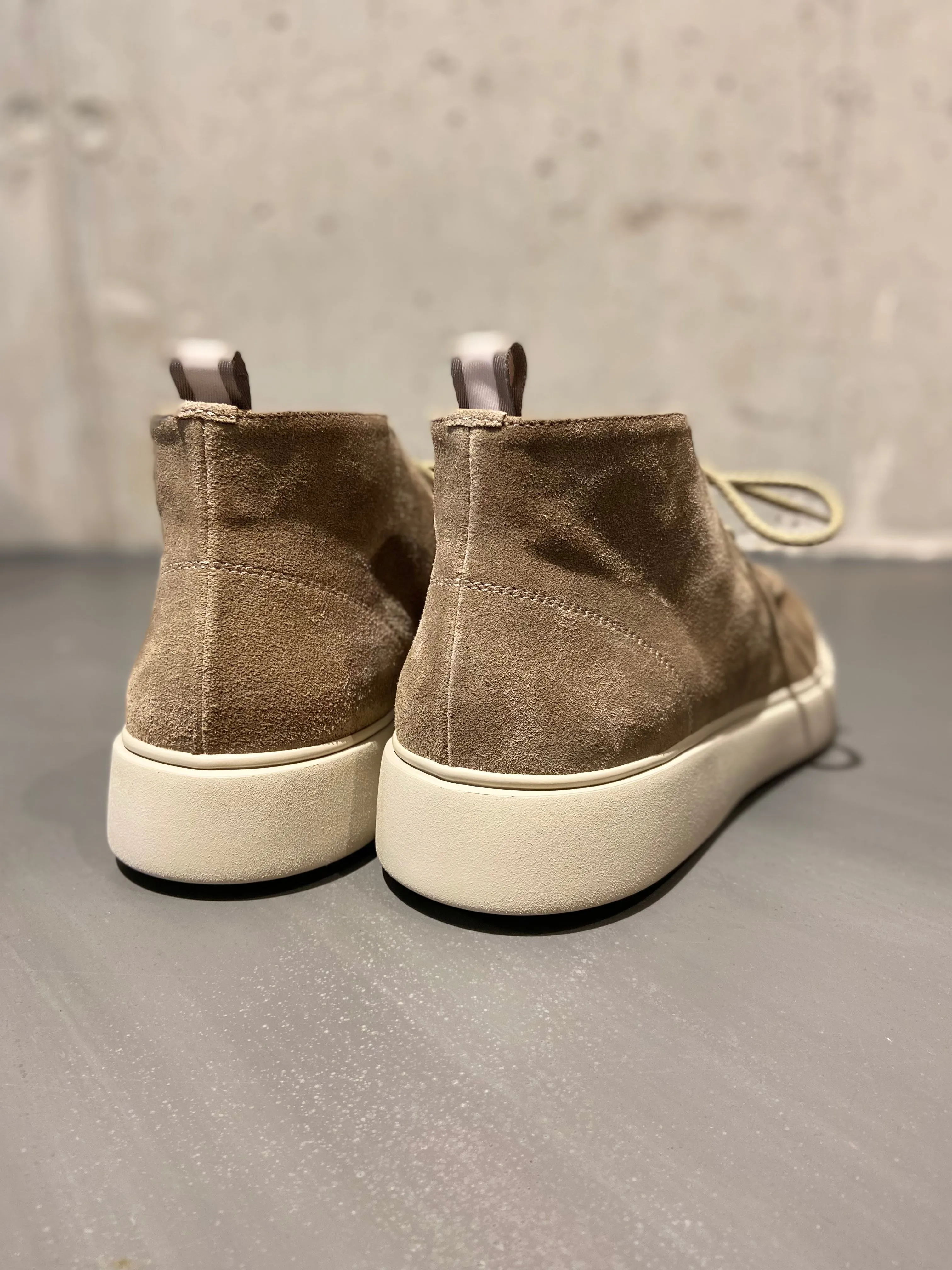 OFFICINE CREATIVE FRAME/002 CHUKKA BOOT SUEDE TAUPE