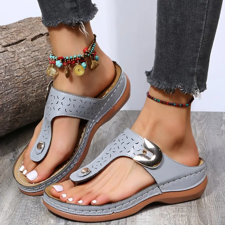 Spring New Round Head Hollow Metal Buckle Wedge Heel Wear Solid Color Comfortable Flip Flops