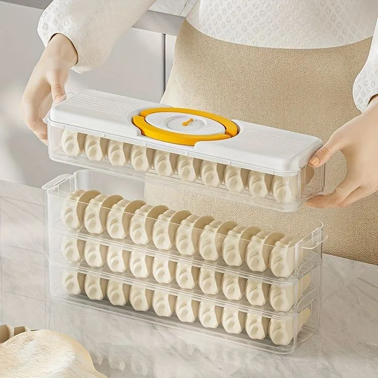 VERSATILE MULTI-LAYERS FOOD STORAGE CONTAINER